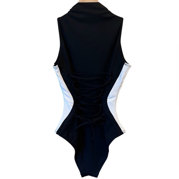 TA3 Sleeveless Surfy Black and White Women's One Piece Swimsuit 🔥🔥🔥 - Picture 11 of 13